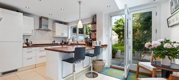 4 bedrooms Commercial property in London, United Kingdom No. 3689 5