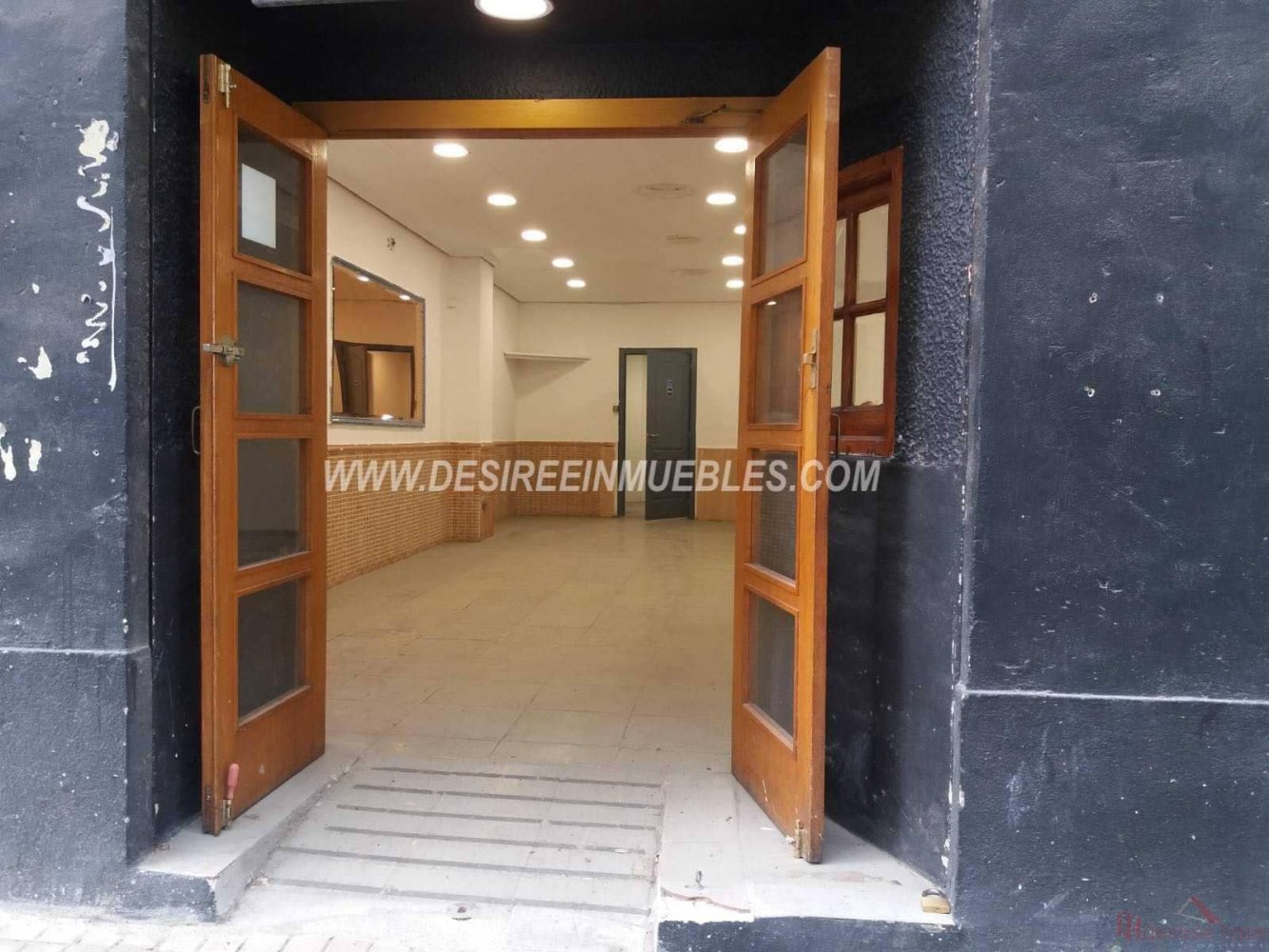 3 bedrooms Commercial property in Valencia, Spain No. 157109