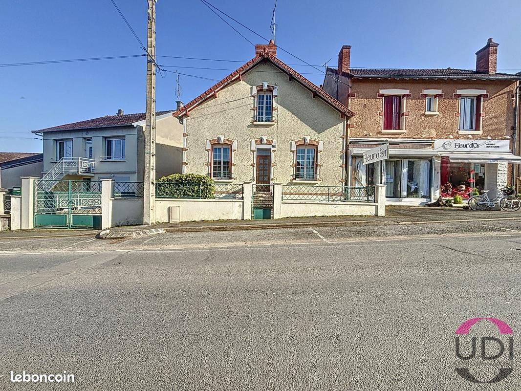 Adosado de 4 dormitorios en Montlucon, France No. 265191