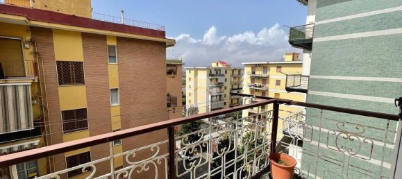 4 chambres Appartement à San Giorgio a Cremano, Italy No. 356119 20