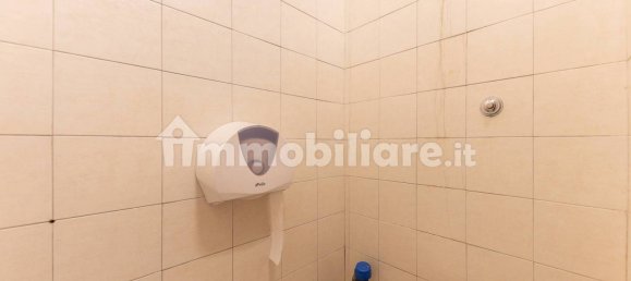 Коммерческая недвижимость с 2 комнатами в Рим, Италия № 376221 9