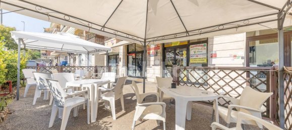 Коммерческая недвижимость с 2 комнатами в Рим, Италия № 376221 31