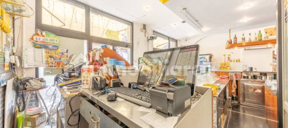 Коммерческая недвижимость с 2 комнатами в Рим, Италия № 376221 16