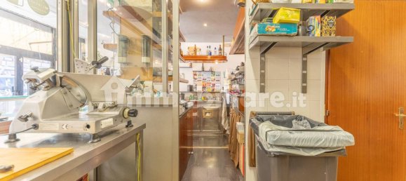 Коммерческая недвижимость с 2 комнатами в Рим, Италия № 376221 26