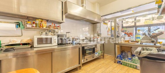 Коммерческая недвижимость с 2 комнатами в Рим, Италия № 376221 25