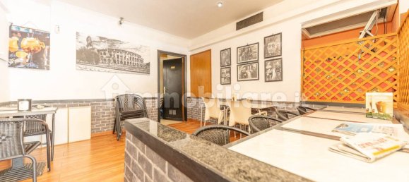 Коммерческая недвижимость с 2 комнатами в Рим, Италия № 376221 2