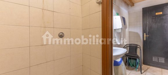 Коммерческая недвижимость с 2 комнатами в Рим, Италия № 376221 10