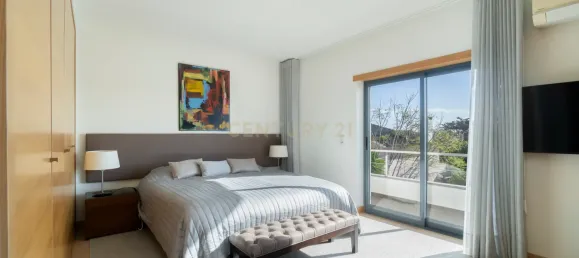 4 bedrooms Villa in Cascais, Portugal No. 137644 9