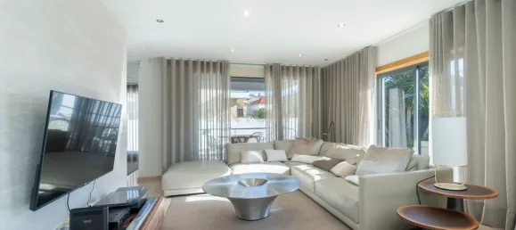 4 bedrooms Villa in Cascais, Portugal No. 137644 8