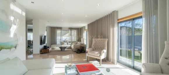 4 bedrooms Villa in Cascais, Portugal No. 137644 17