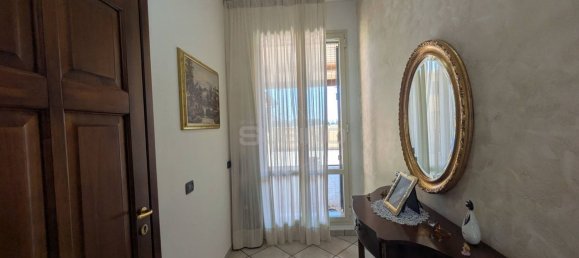 5 rooms Apartment in Floridia, Italy No. 290135 2