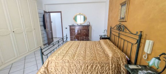 5 rooms Apartment in Floridia, Italy No. 290135 23