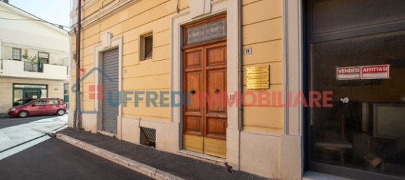 Квартира с 3 комнатами в Гроссето, Италия № 213816 94