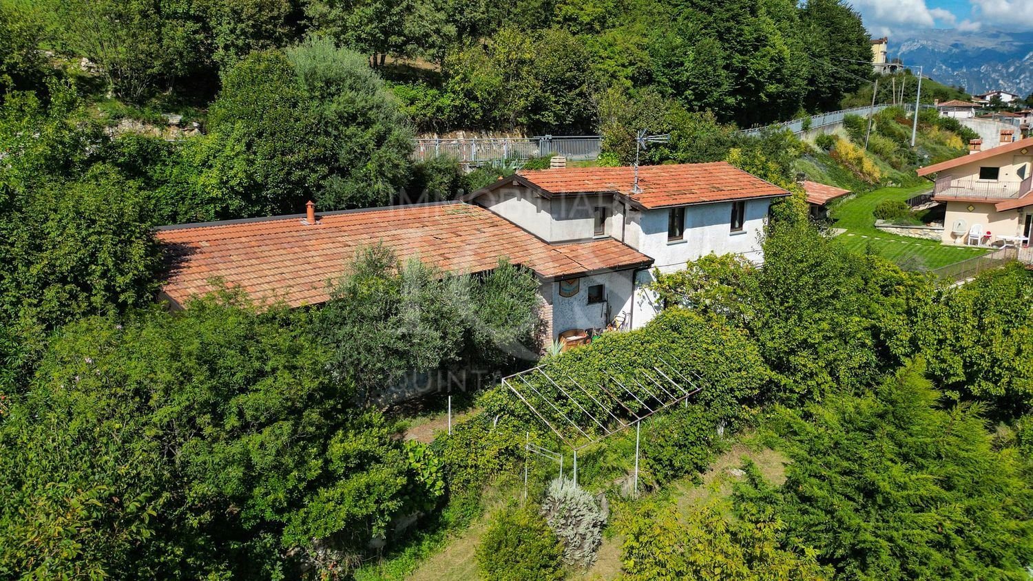 4 bedrooms House in Vigolo, Italy No. 380814