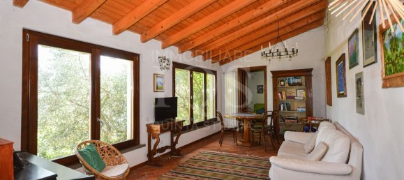 4 bedrooms House in Vigolo, Italy No. 380814 2