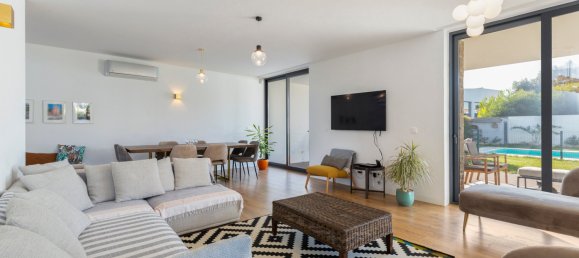 3 bedrooms Villa in Sintra, Portugal No. 129123 2