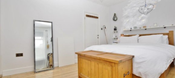 3 bedrooms House in London, United Kingdom No. 12456 11