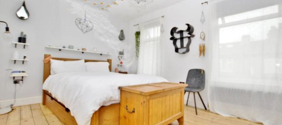 3 bedrooms House in London, United Kingdom No. 12456 8