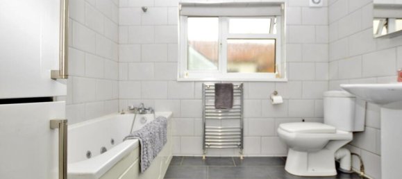 3 bedrooms House in London, United Kingdom No. 12456 14