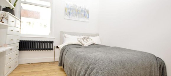 3 bedrooms House in London, United Kingdom No. 12456 13