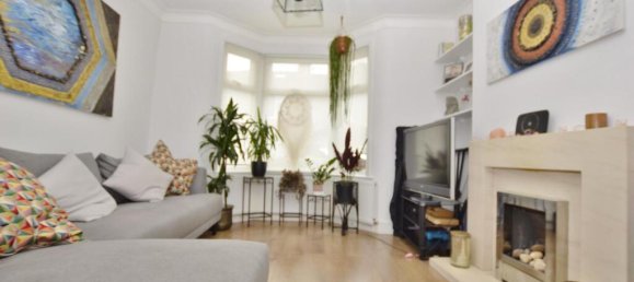 3 bedrooms House in London, United Kingdom No. 12456 3