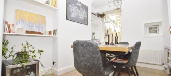 3 bedrooms House in London, United Kingdom No. 12456 2