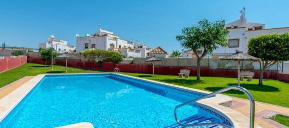 3 bedrooms Townhouse in Alicante, Spain No. 190525 2