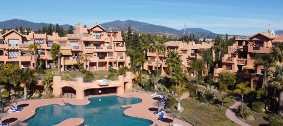 Apartamento de 2 dormitorios en Estepona, Spain No. 82467 3