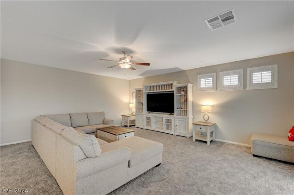 5 bedrooms House in Logandale, USA No. 408874