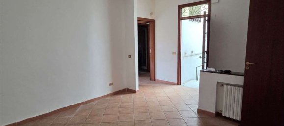 3 bedrooms Apartment in Palermo, Italy No. 370890 2