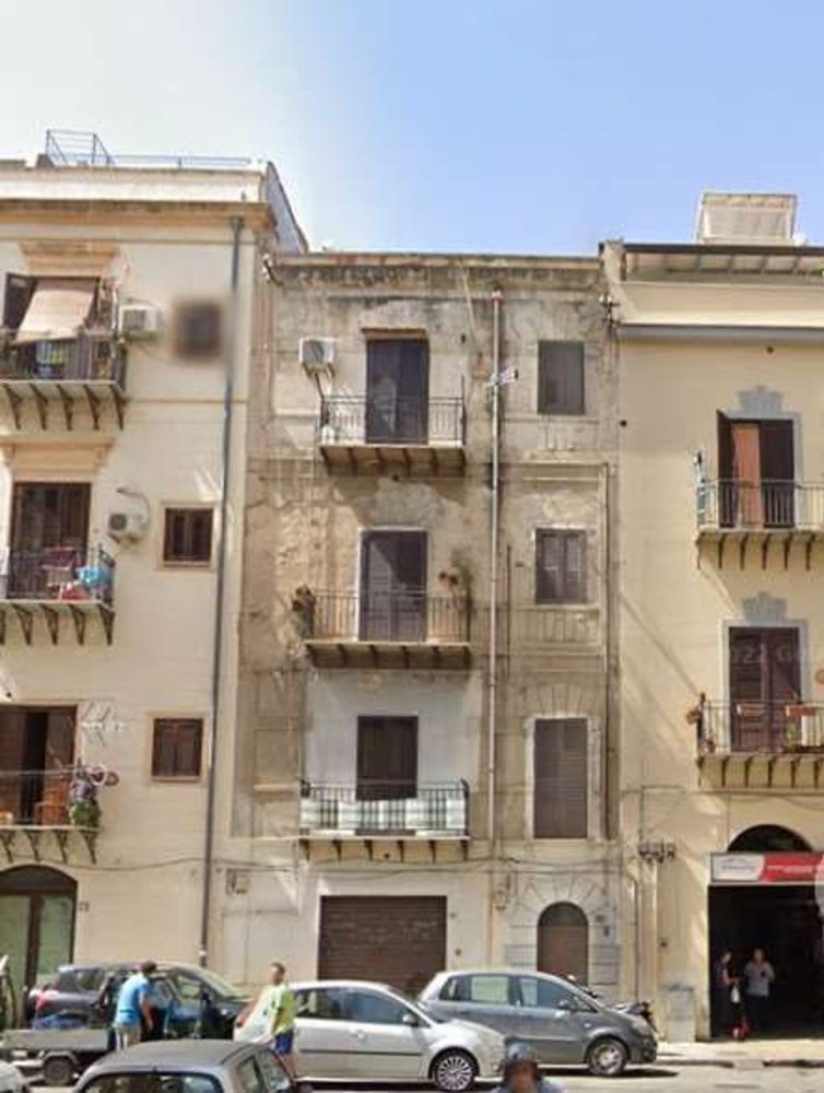 3 bedrooms Apartment in Palermo, Italy No. 370890
