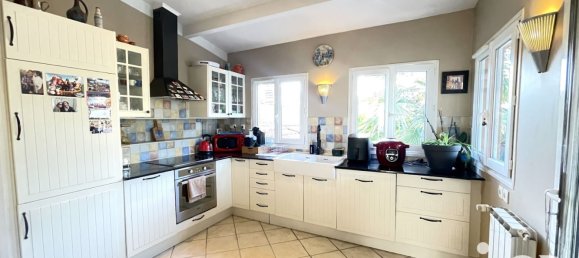 3 bedrooms House in Villeneuve-le-Roi, France No. 292640 11