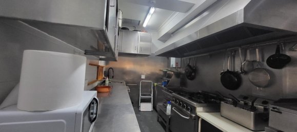 1 room Commercial property in Lisbon, Portugal No. 12987 15