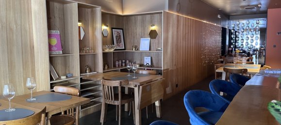 1 room Commercial property in Lisbon, Portugal No. 12987 2