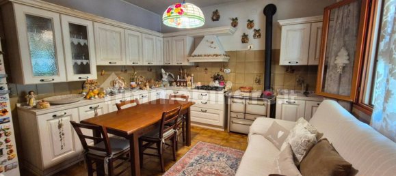 5 bedrooms Villa in Vo', Italy No. 301067 2