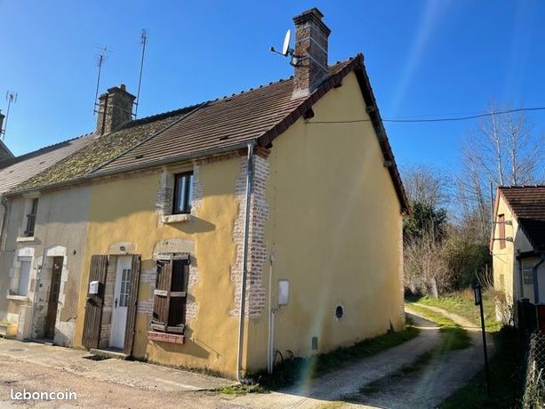 2 bedrooms Townhouse in Saint-Amand-en-Puisaye, France No. 355284