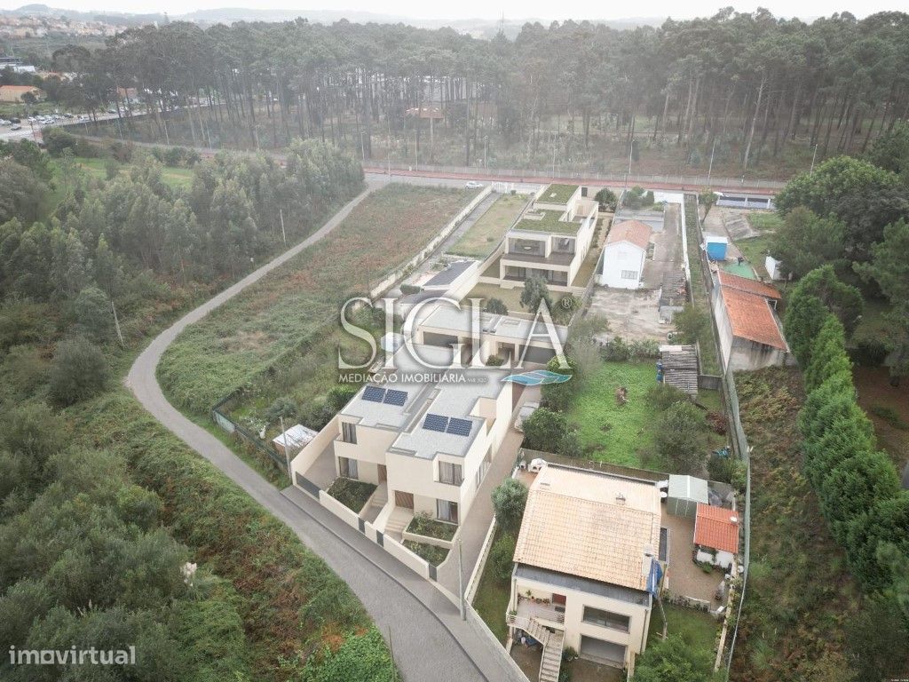 1442m² Land in Vila Nova de Gaia, Portugal No. 106022