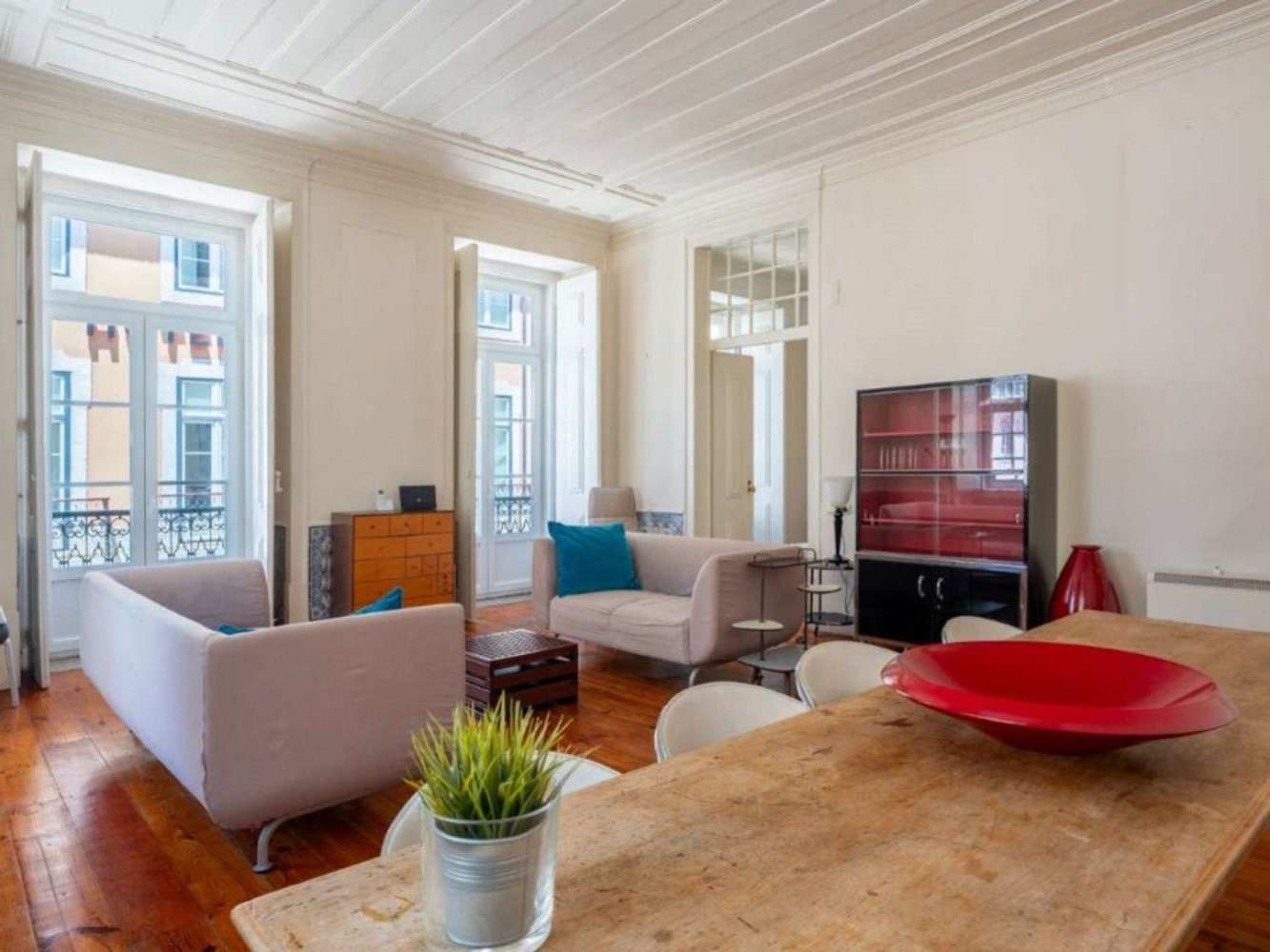 3 bedrooms Apartment in Lisbon, Portugal No. 110376