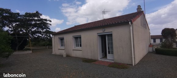 2 bedrooms House in Deux-Sevres, France No. 335610 2