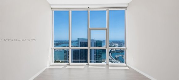 5 bedrooms Commercial property for sale in Miami, Miami-Dade, Florida, USA № 614675 3