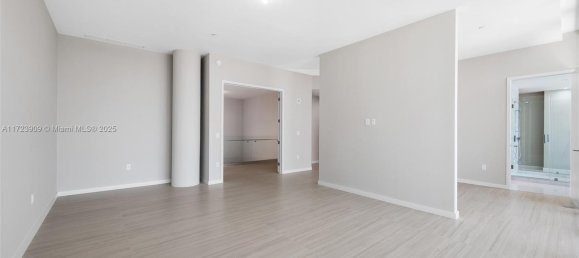 5 bedrooms Commercial property for sale in Miami, Miami-Dade, Florida, USA № 614675 19
