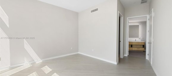 5 bedrooms Commercial property for sale in Miami, Miami-Dade, Florida, USA № 614675 9