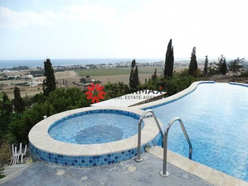 4 bedrooms Commercial property in Pyla, Cyprus No. 139571