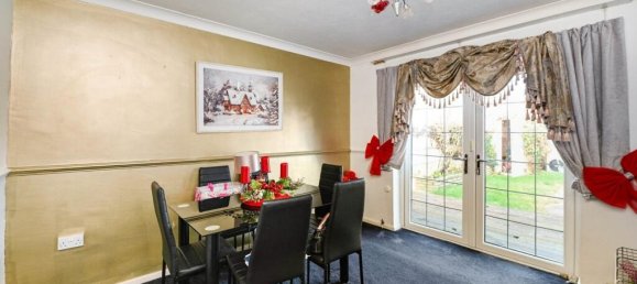  House in Rainham, United Kingdom No. 2421 6