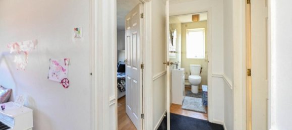  House in Rainham, United Kingdom No. 2421 7