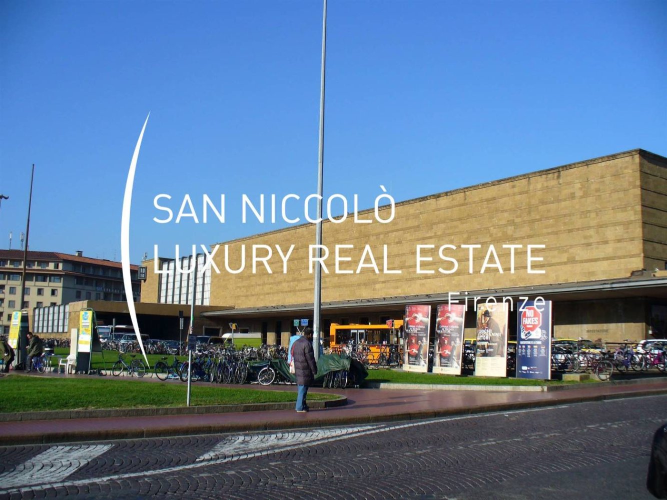 9m² Garage in Florence, Italy No. 206251