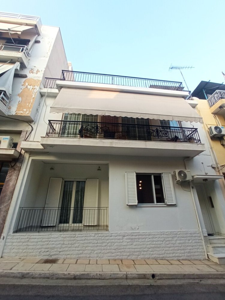 4 Schlafzimmer Maisonette in Nikaia, Greece, Nr. 2858