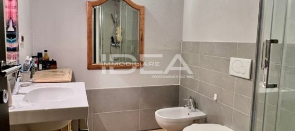 3 rooms Apartment in Lucca, Italy No. 16799 19