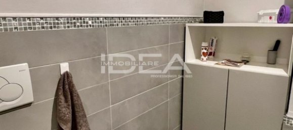 3 rooms Apartment in Lucca, Italy No. 16799 9