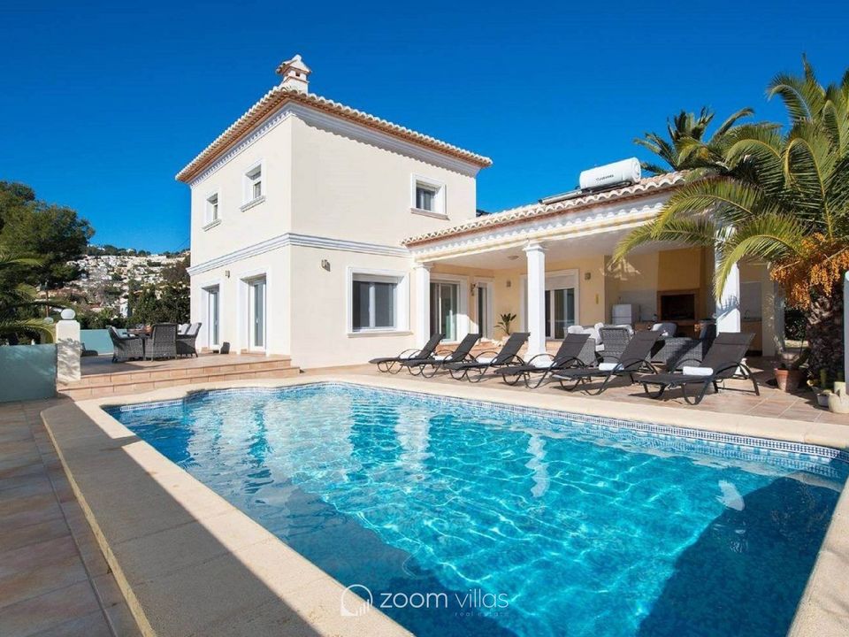 Villa de 5 dormitorios en Moraira, Spain No. 184754